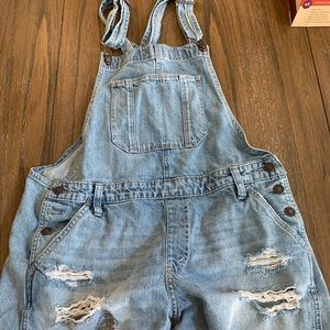 Abercrombie and Fitch distressed overalls shorts